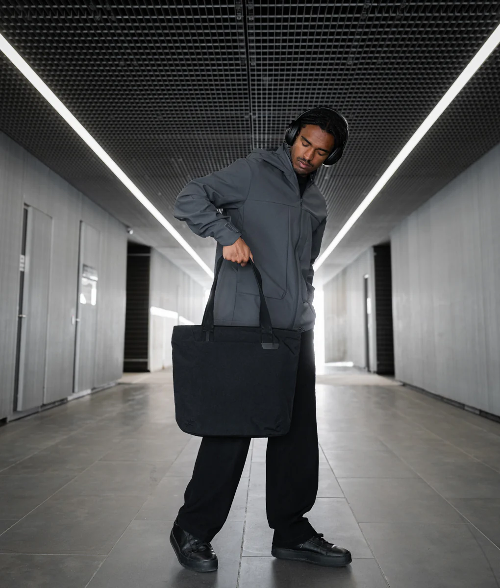 Flight Tote (M) - Image 24