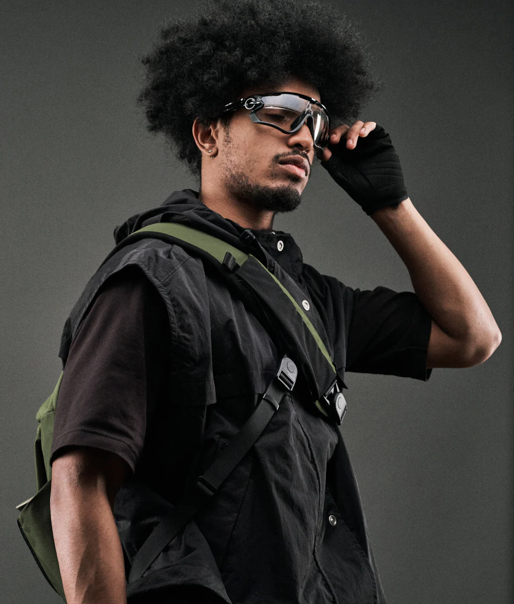 Metro Crossbody –  Right Shoulder - Image 67